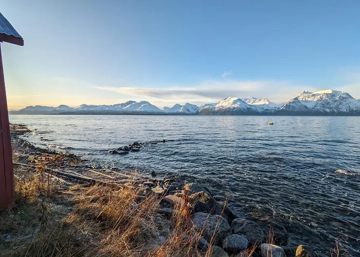 Lyngenfjord Semesterbostad *